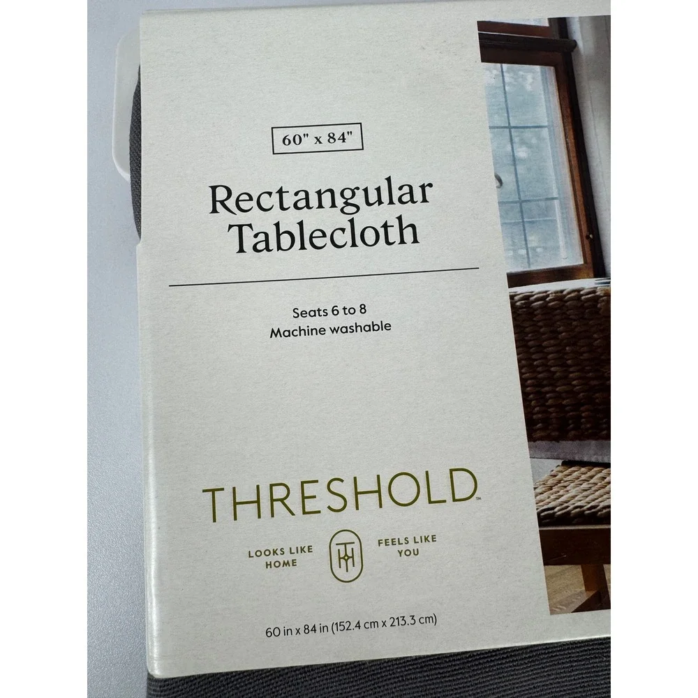 Threshold rectangular tablecloth